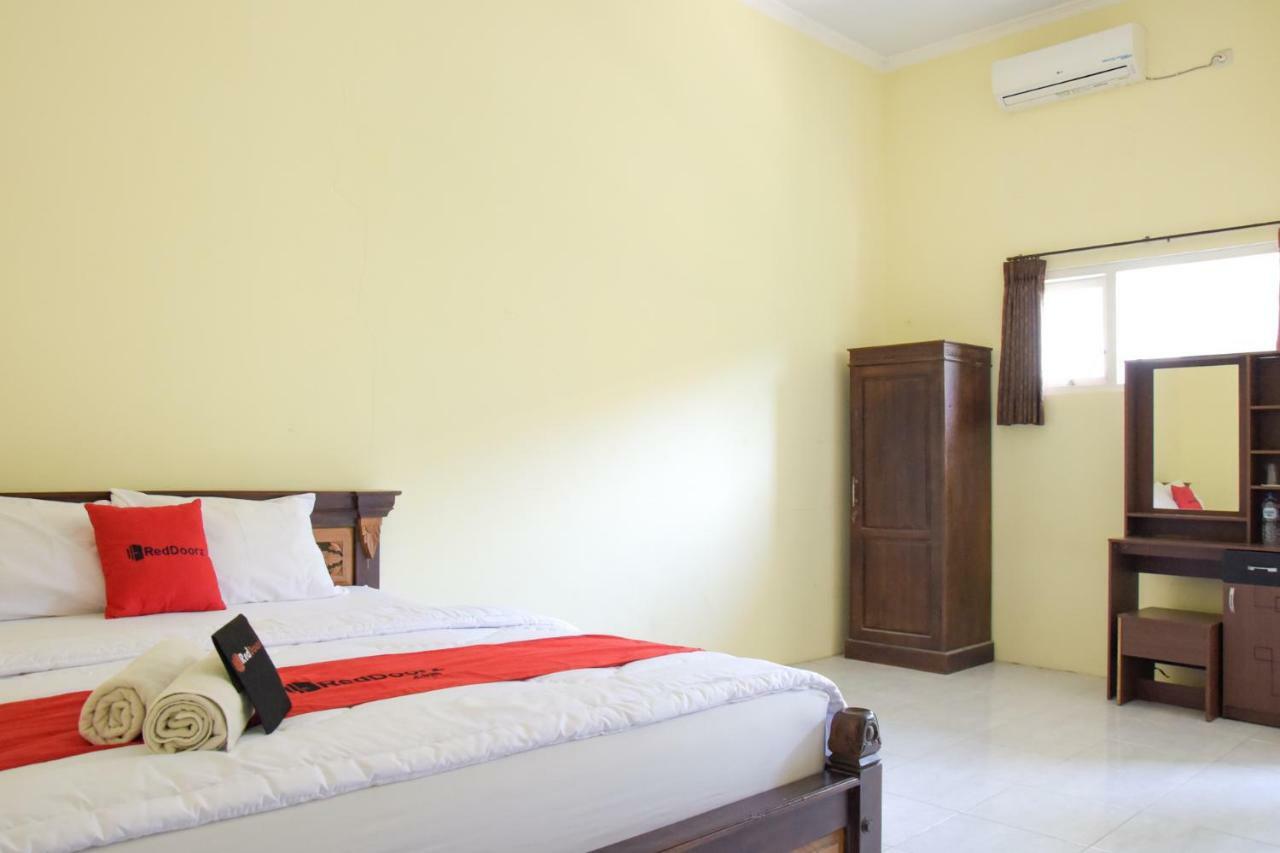 Hotel Reddoorz Syariah Near Balai Kota Probolinggo 2 Extérieur photo