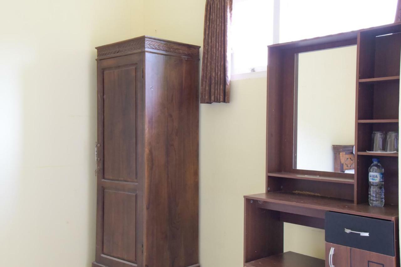 Hotel Reddoorz Syariah Near Balai Kota Probolinggo 2 Extérieur photo