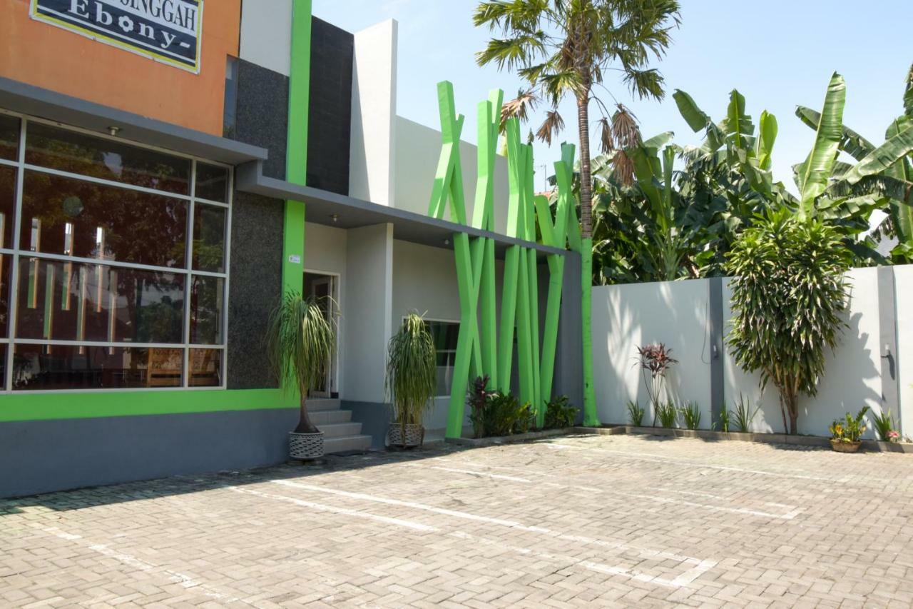Hotel Reddoorz Syariah Near Balai Kota Probolinggo 2 Extérieur photo